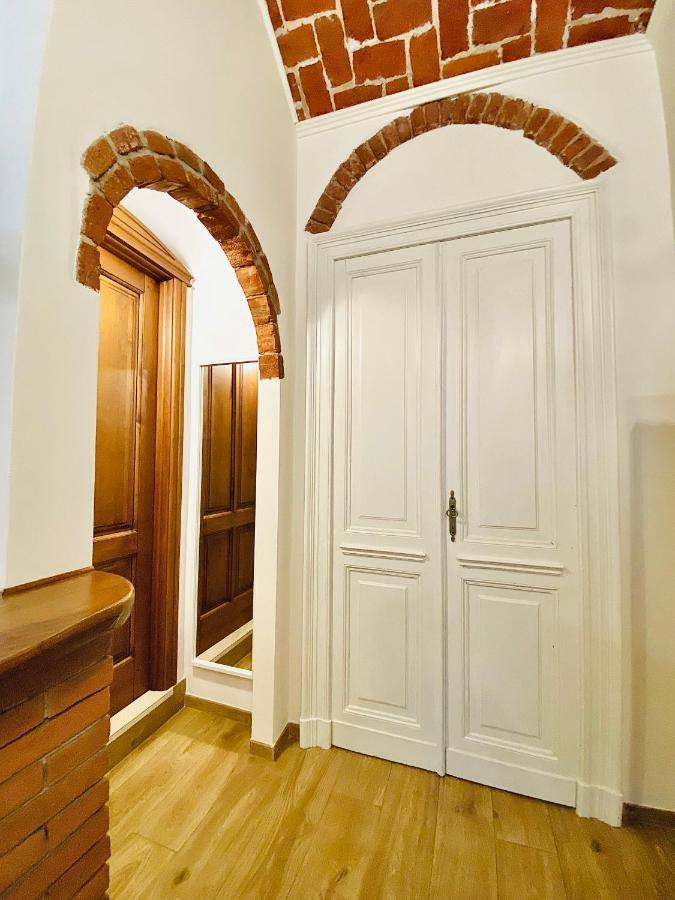 Exquisitely Renovated And Centrally Located Apartment With Free Parking Turin Exterior foto